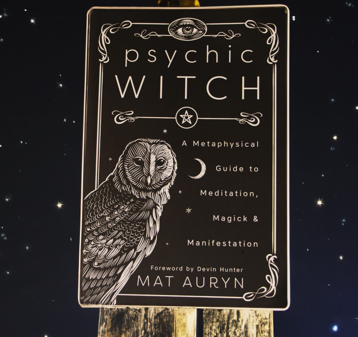 Cover of the book Psychic Witch by Mat Auryn